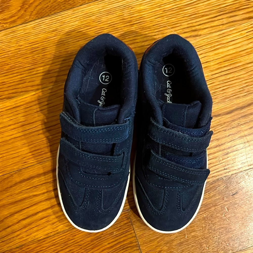 Boys Cat & Jack Navy Suede Sneakers NWOT Size 12